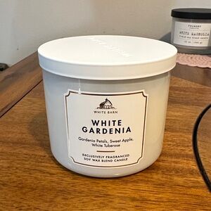 White Barn White Gardenia Candle